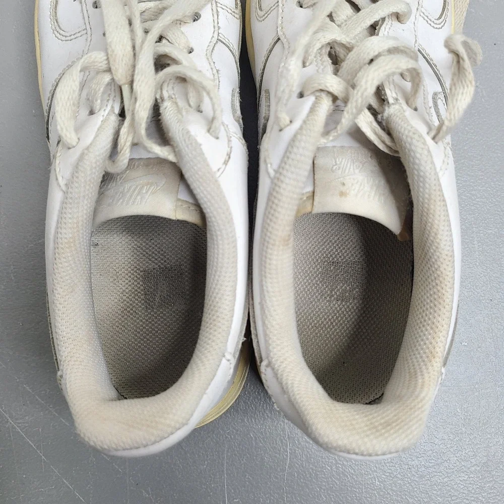 Nike Air Force 1 AF1 Shoes Youth‎ Size 5.5Y Triple White Low Sneakers 314192-117